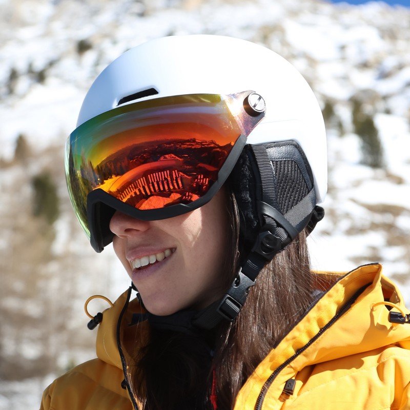 Skihelme mit Visier